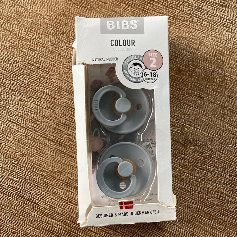 Bibs pacifier 6-18 months - new